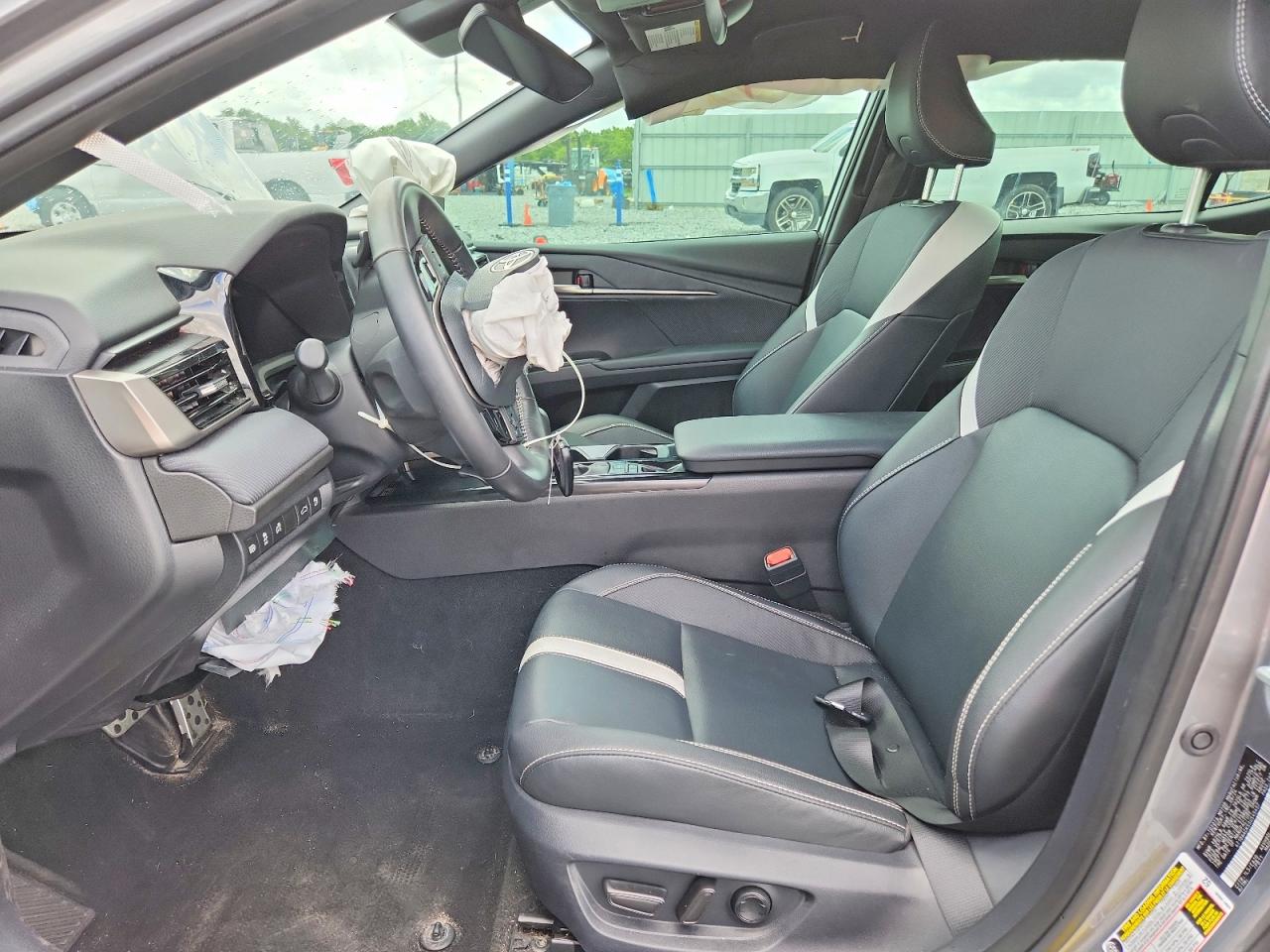 2025 TOYOTA CAMRY SE photo 19