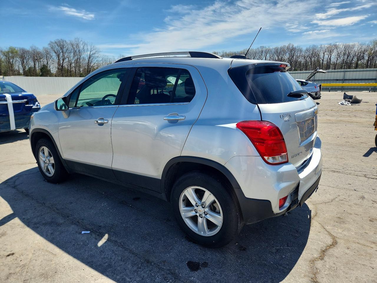 2019 CHEVROLET TRAX 1LT photo 3