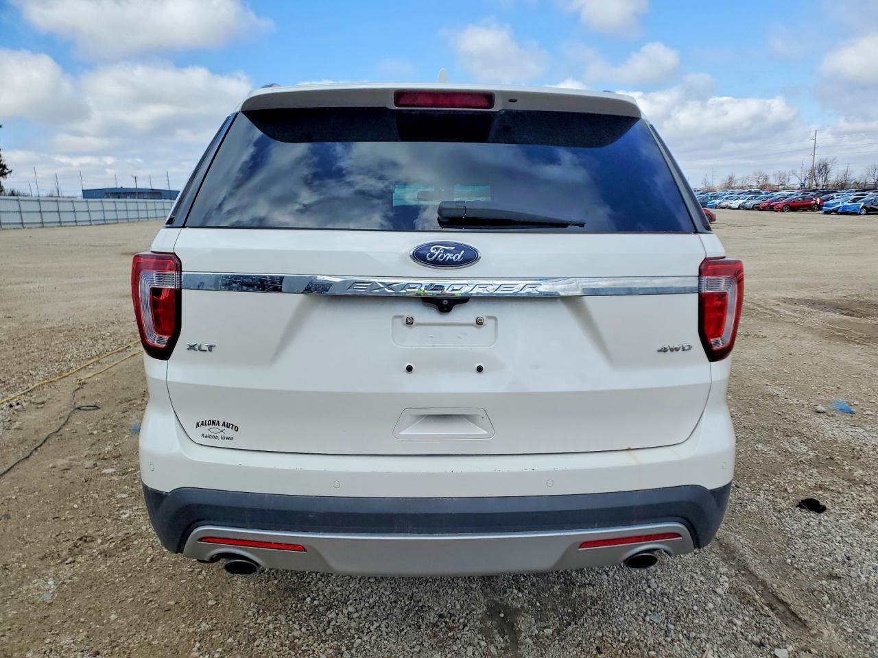 2016 FORD EXPLORER XLT photo 6
