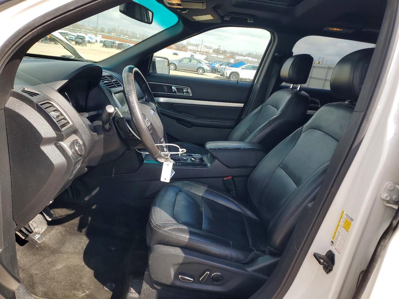 2016 FORD EXPLORER XLT photo 7