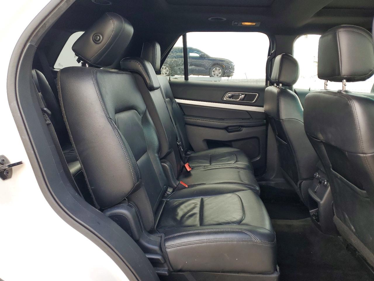 2016 FORD EXPLORER XLT photo 11