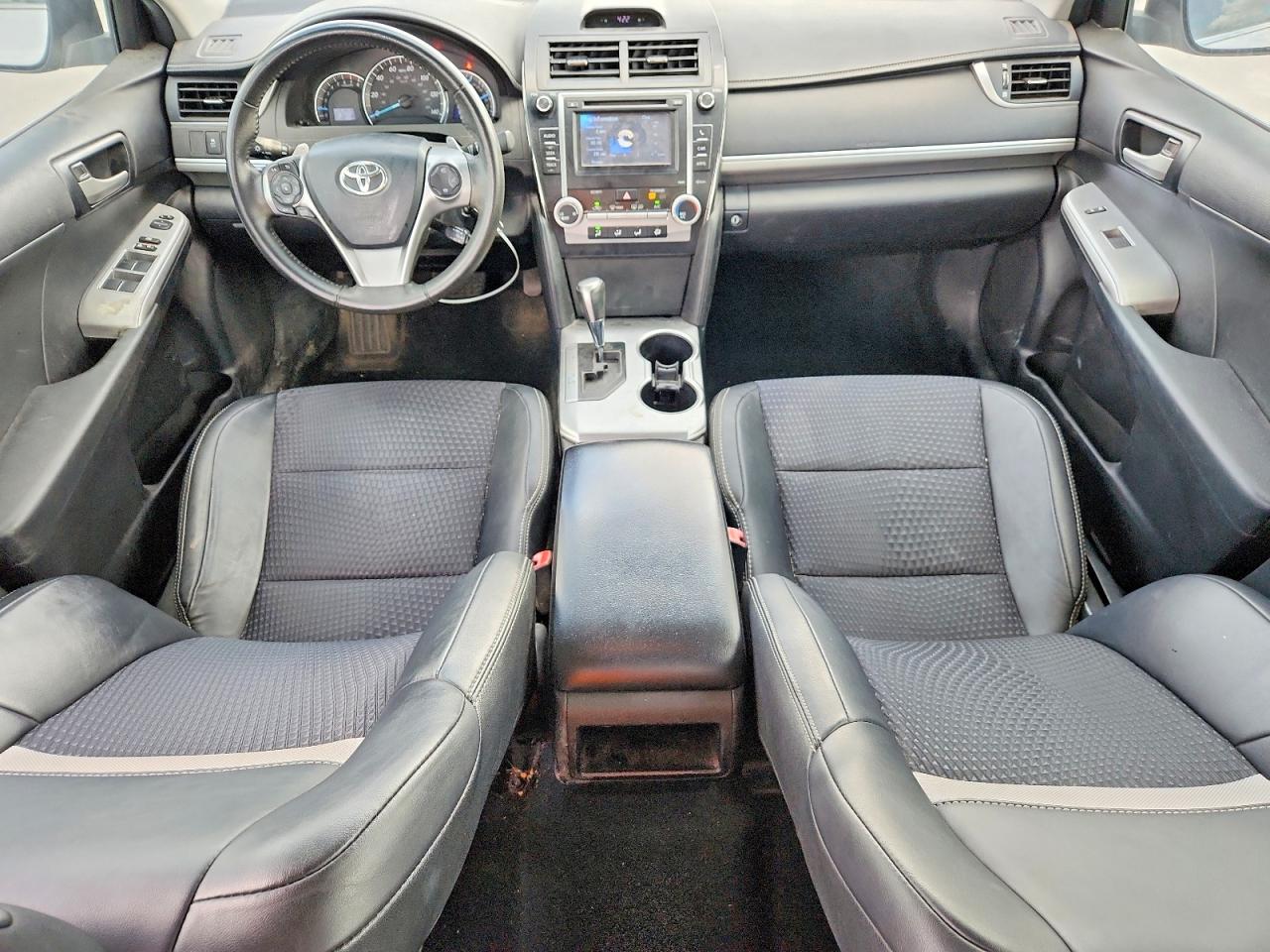 2013 TOYOTA CAMRY SE photo 22