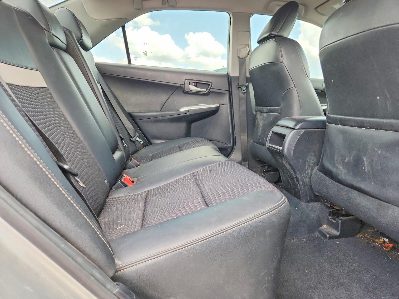 2013 TOYOTA CAMRY SE photo 28