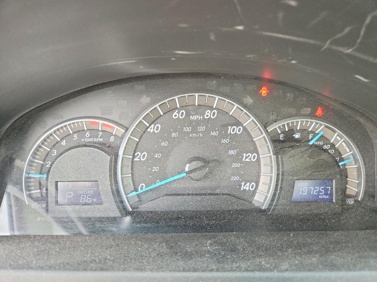 2013 TOYOTA CAMRY SE photo 25