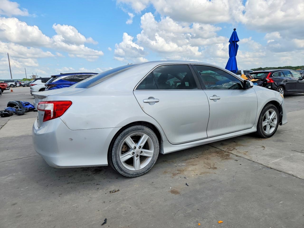 2013 TOYOTA CAMRY SE photo 7