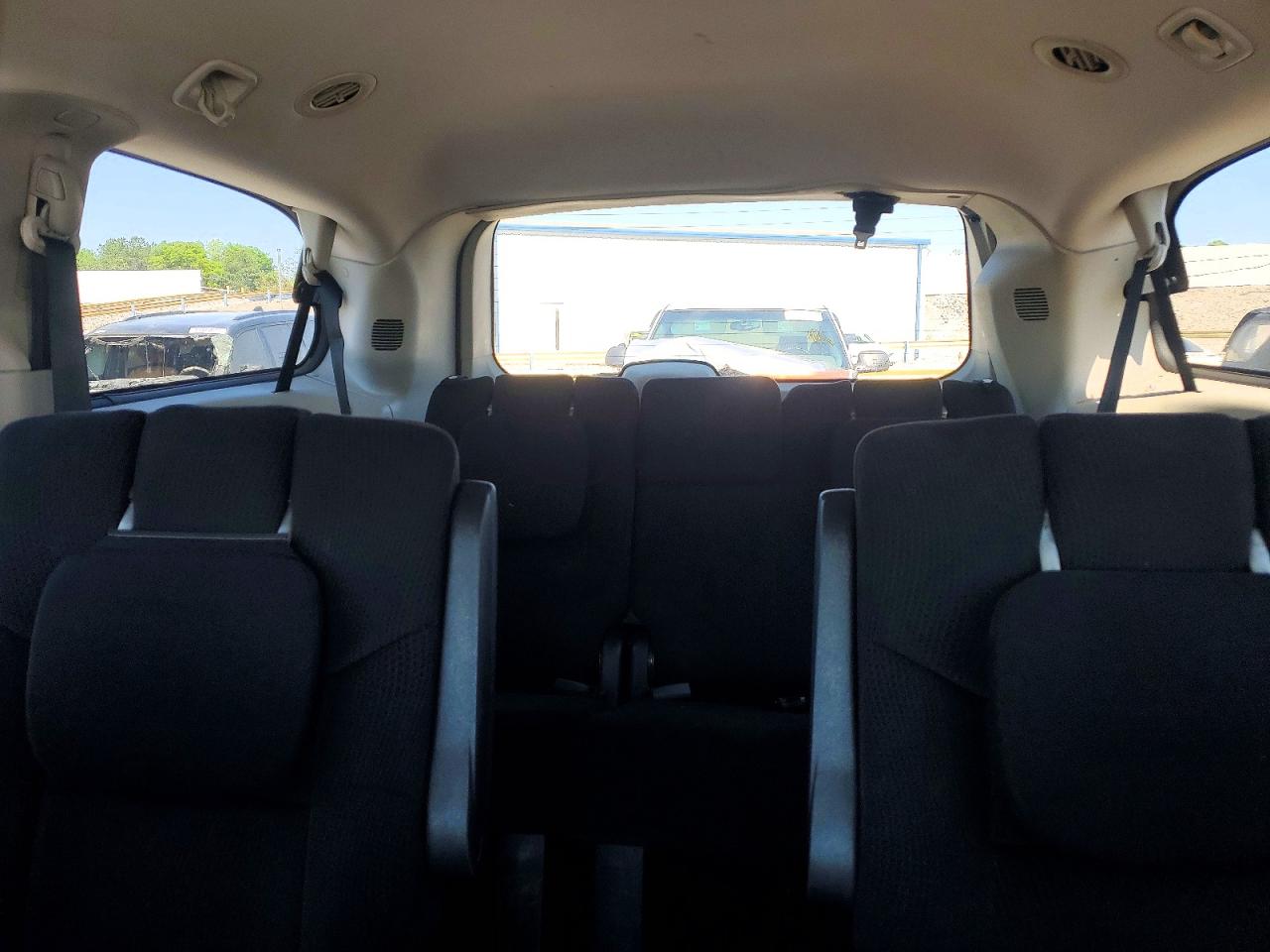2011 DODGE GRAND CARAVAN MAINSTREET photo 10