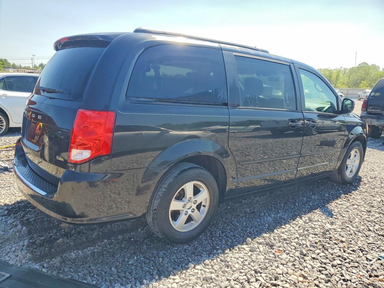 2011 DODGE GRAND CARAVAN MAINSTREET photo 3
