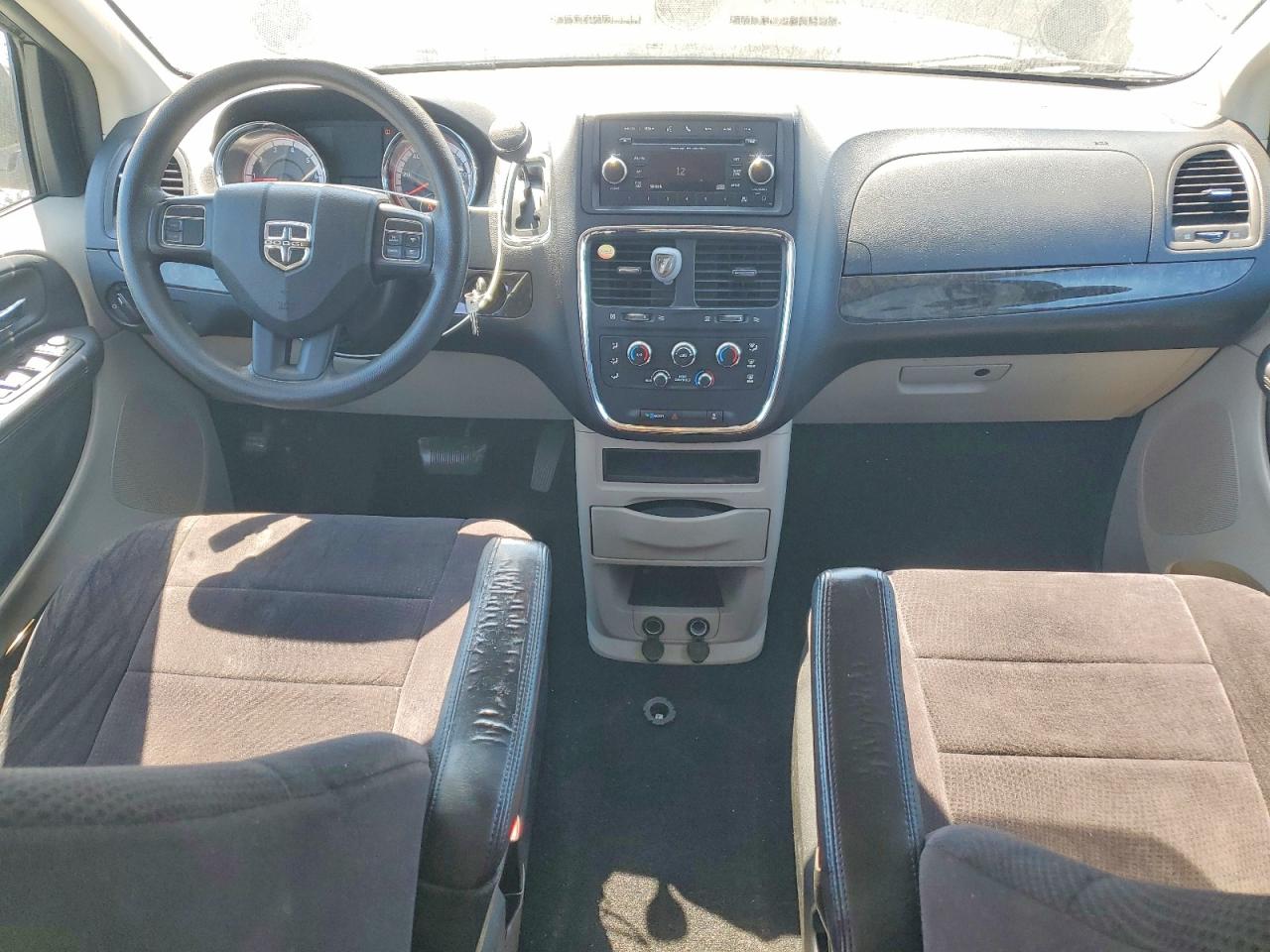 2011 DODGE GRAND CARAVAN MAINSTREET photo 8