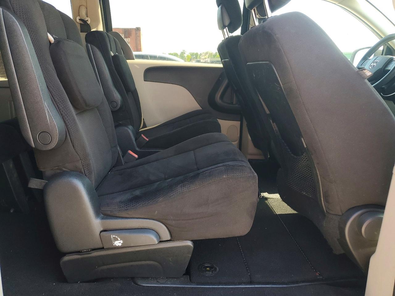 2011 DODGE GRAND CARAVAN MAINSTREET photo 11