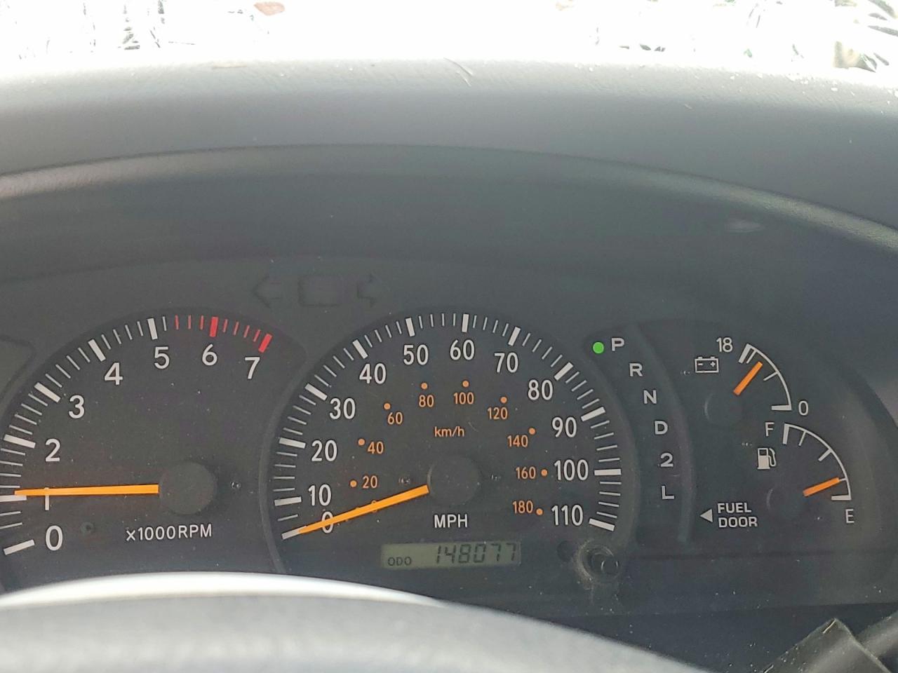 2002 TOYOTA TUNDRA SR5 V8 photo 9
