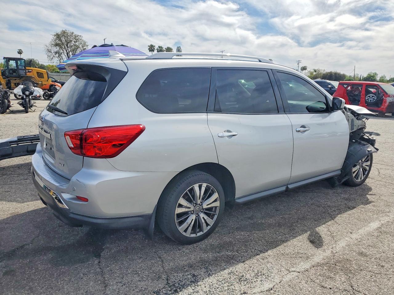 2020 NISSAN PATHFINDER SV photo 5