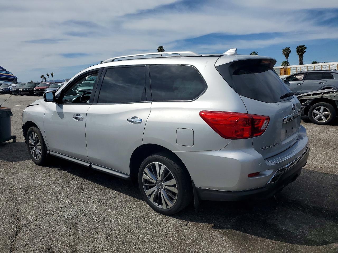 2020 NISSAN PATHFINDER SV photo 3