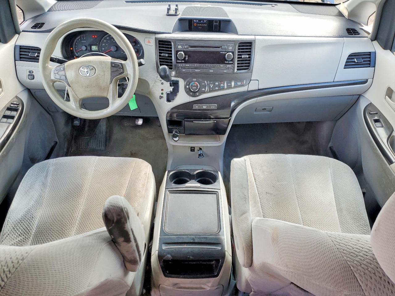 2013 TOYOTA SIENNA LE 8-PASSENGER photo 15