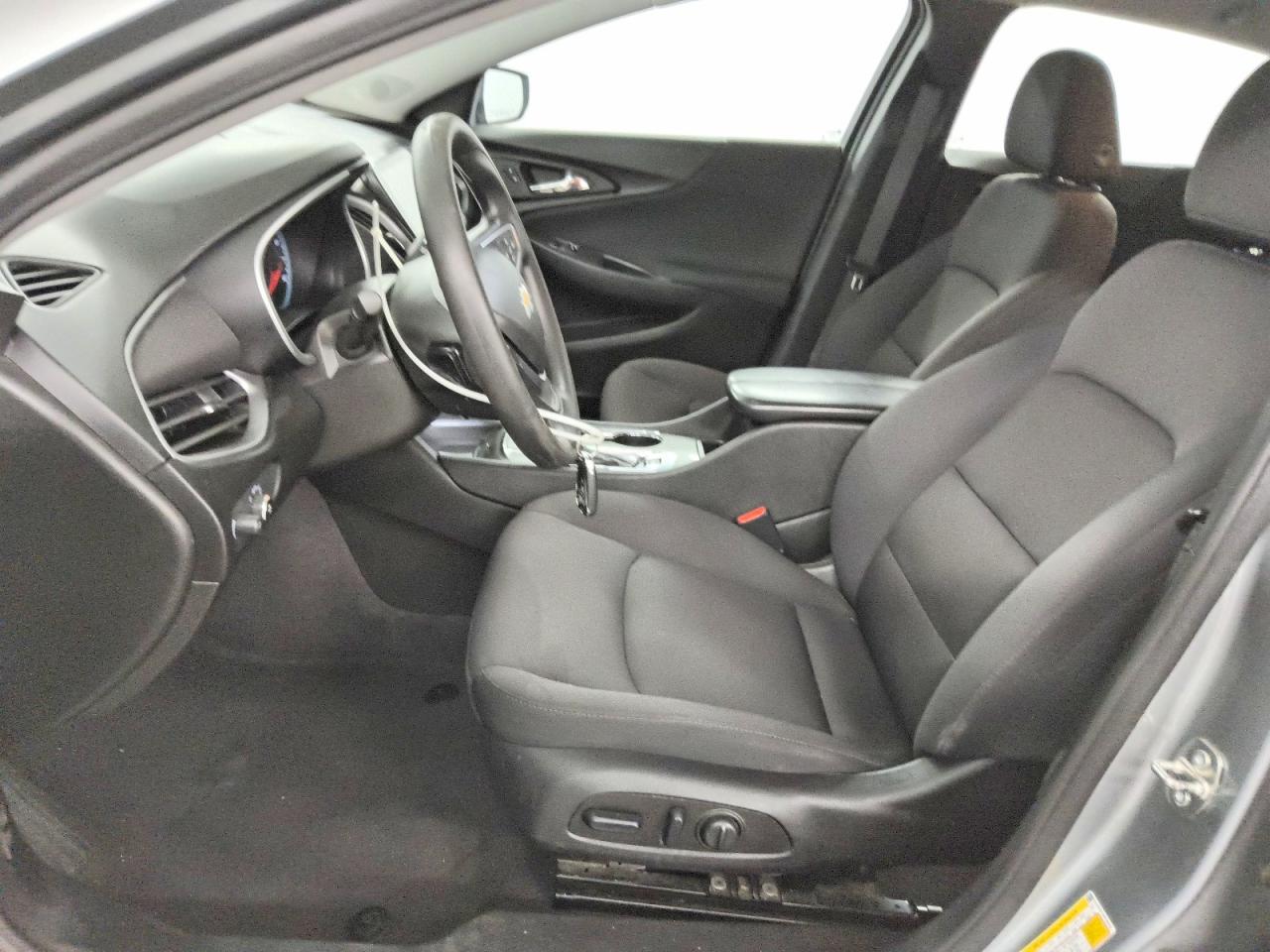 2023 CHEVROLET MALIBU LT photo 13