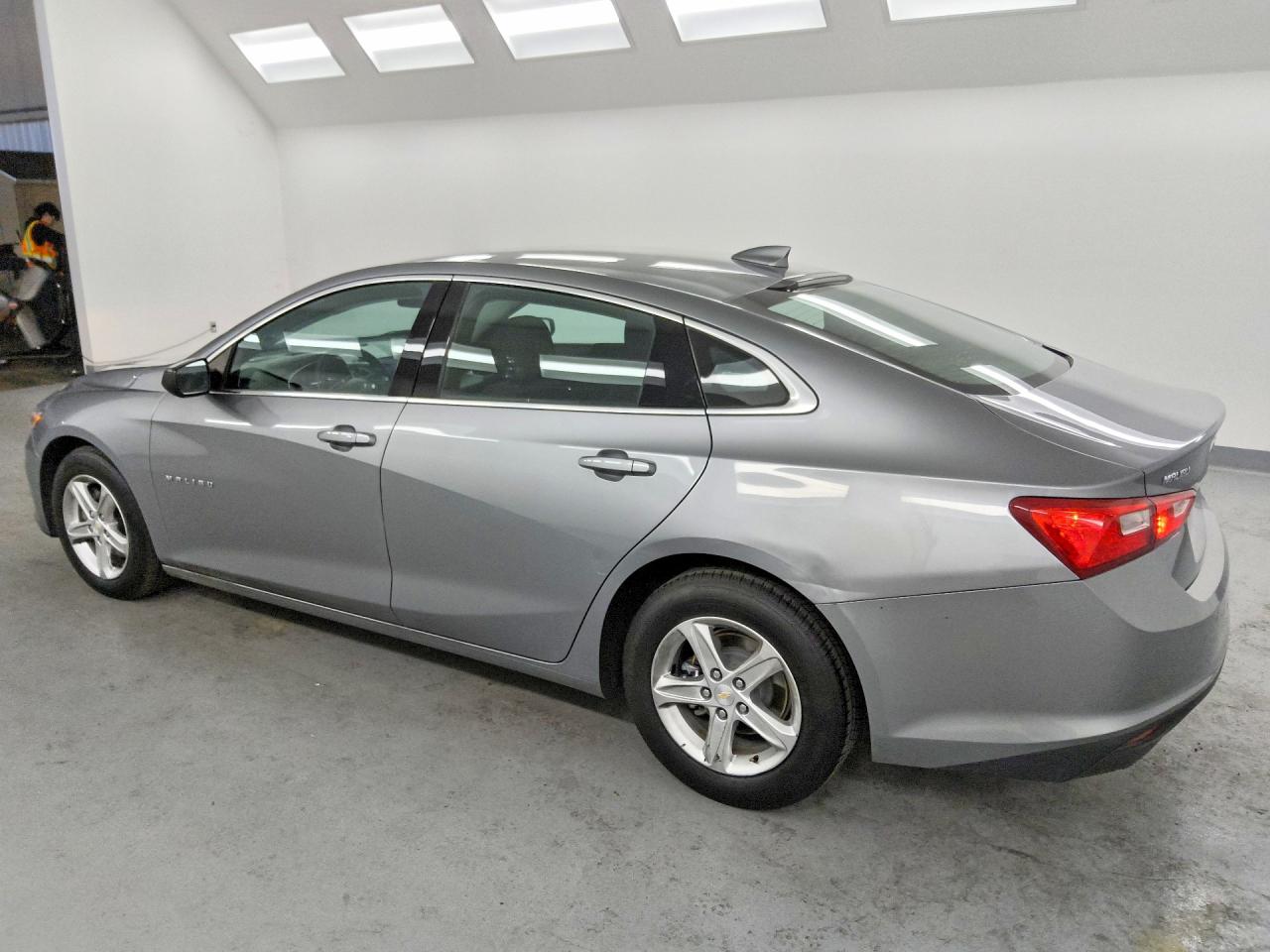 2023 CHEVROLET MALIBU LT photo 3