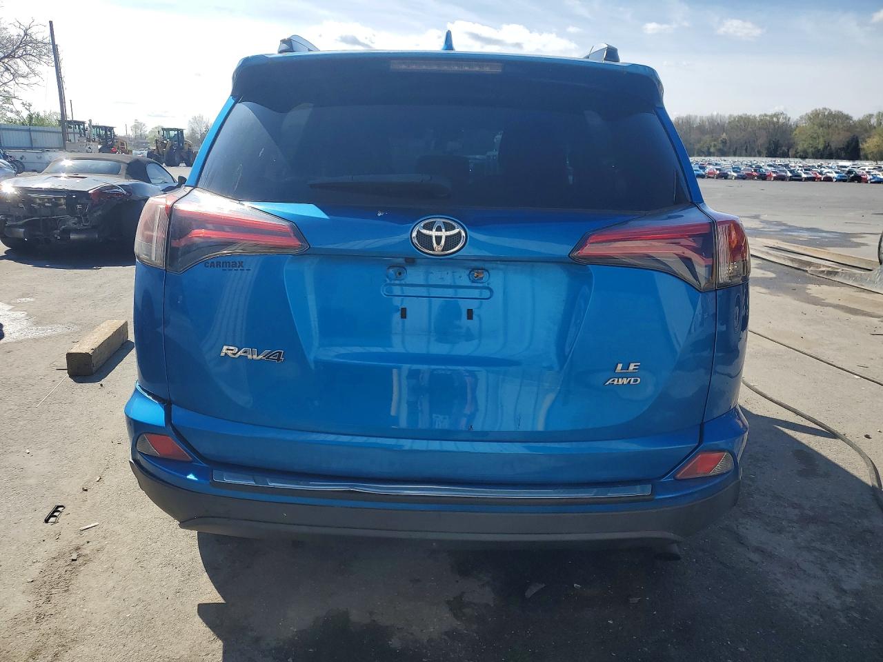 2017 TOYOTA RAV4 LE photo 6
