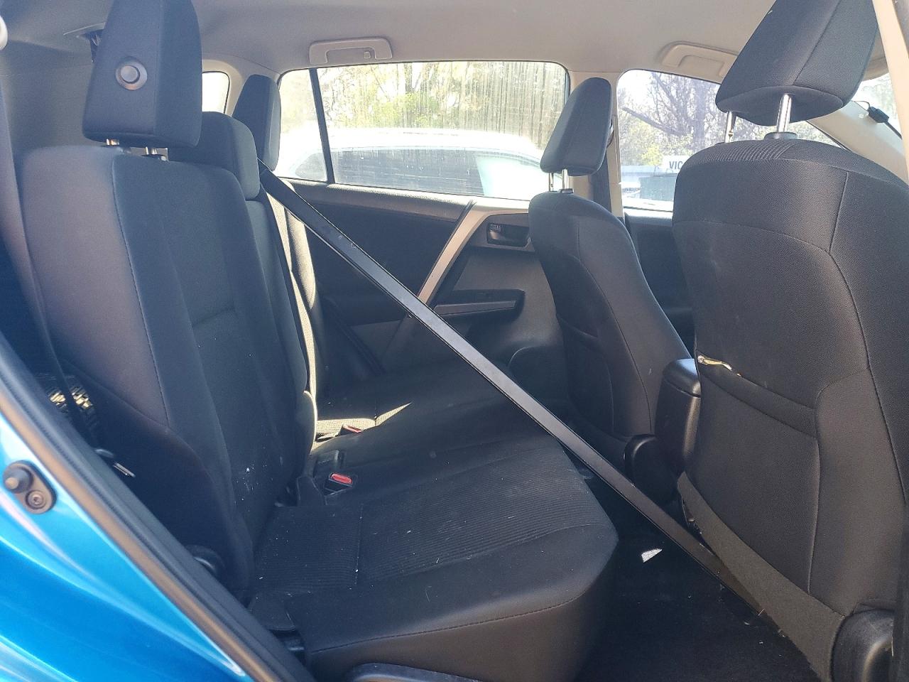 2017 TOYOTA RAV4 LE photo 11