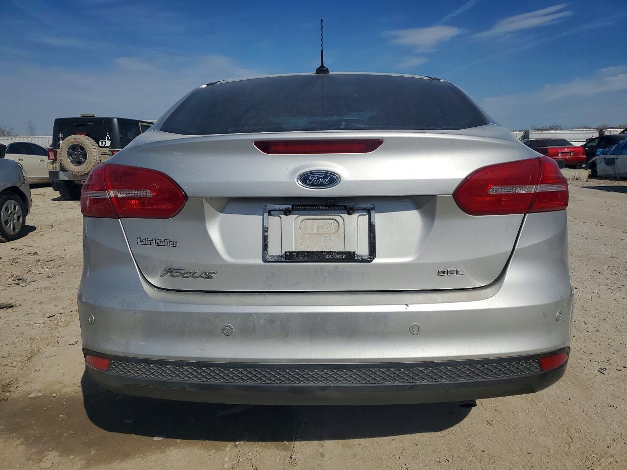 2018 FORD FOCUS SEL photo 16