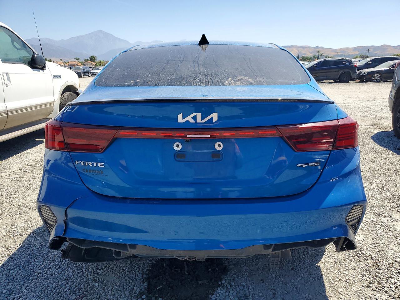 2023 KIA FORTE GT-LINE photo 11