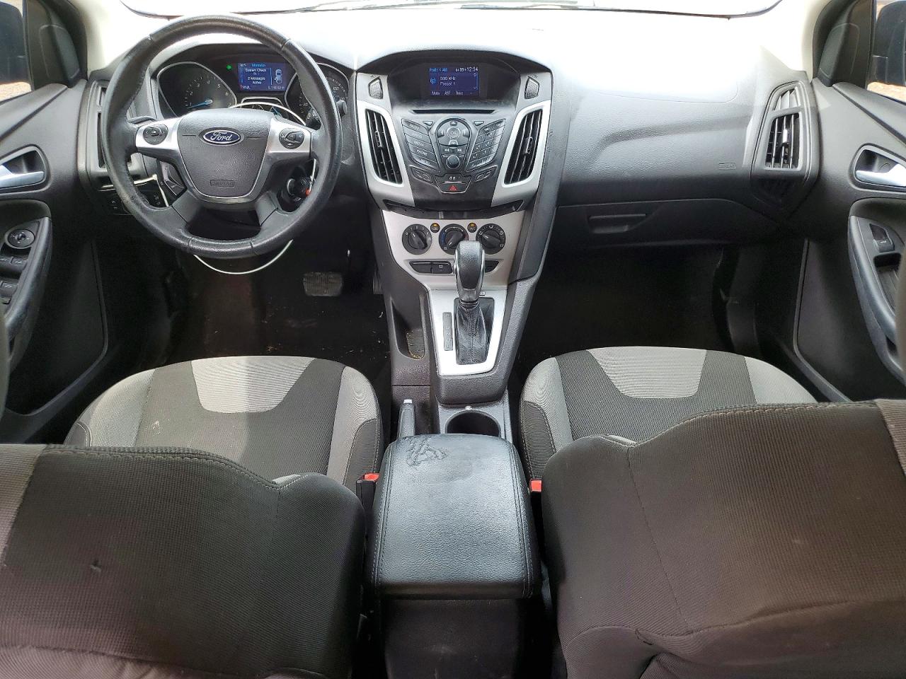 2014 FORD FOCUS SE photo 15