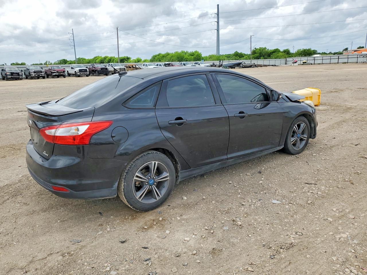 2014 FORD FOCUS SE photo 5