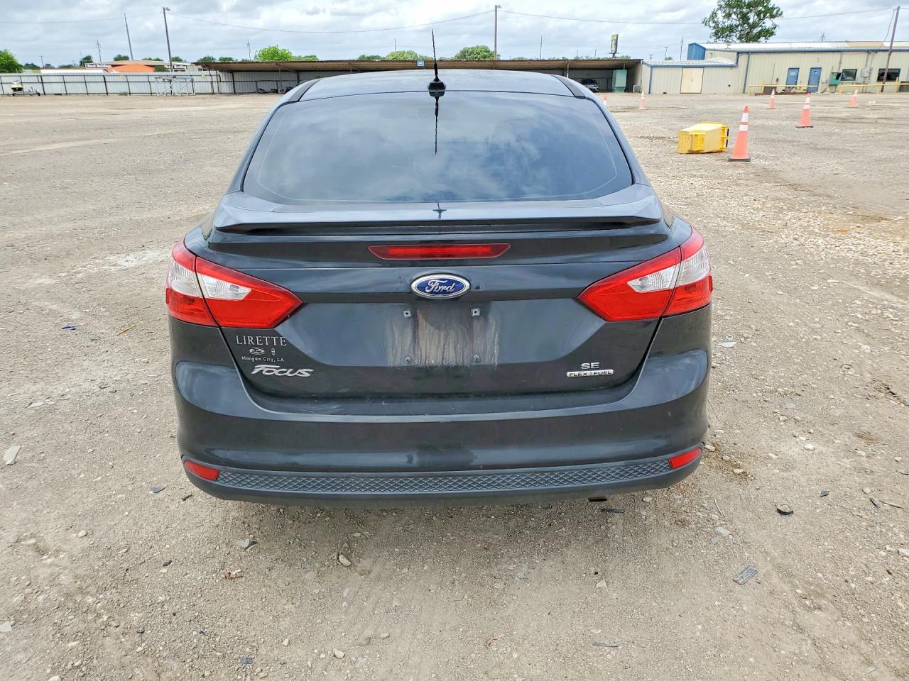 2014 FORD FOCUS SE photo 11