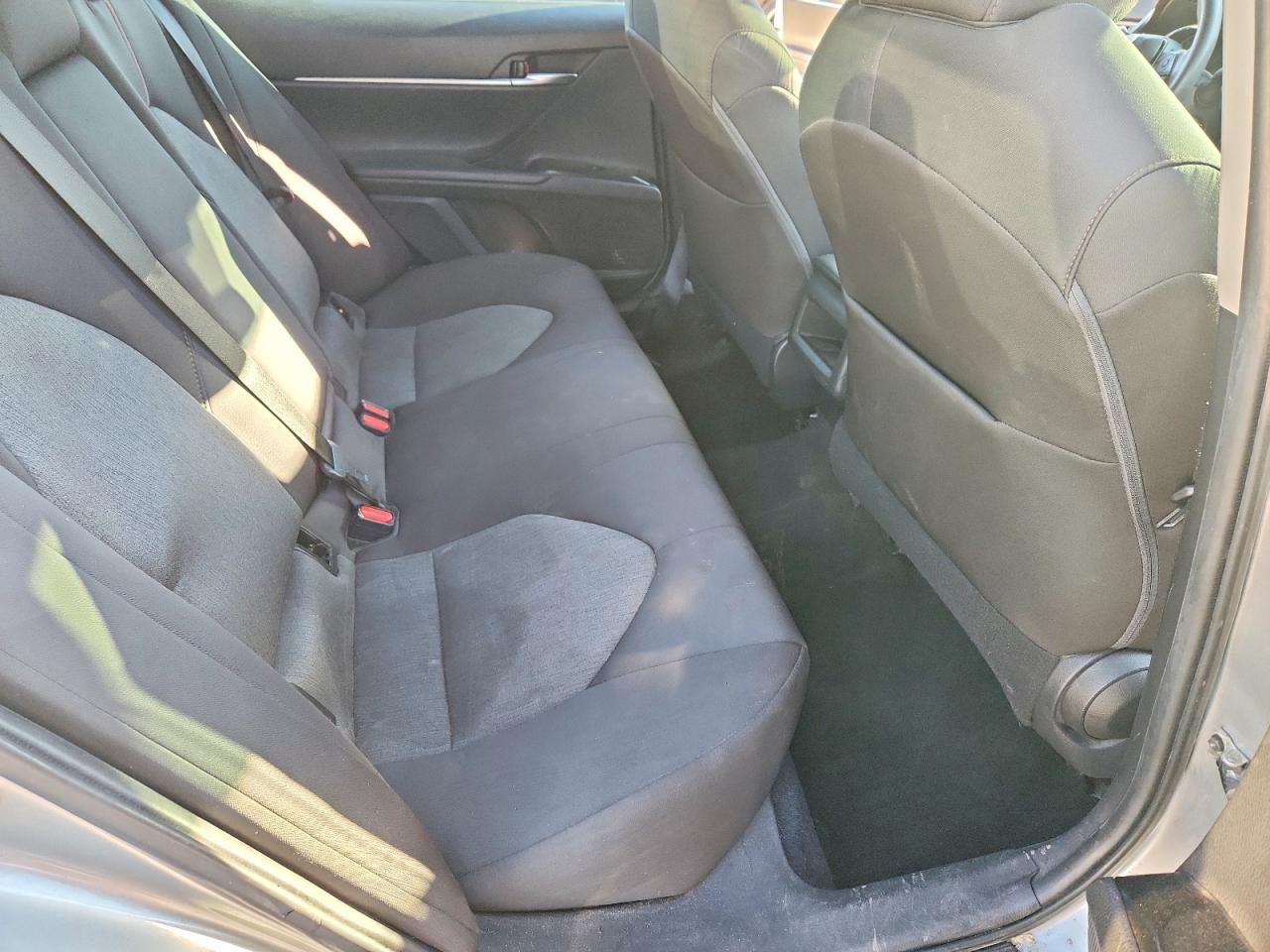 2019 TOYOTA CAMRY LE photo 28