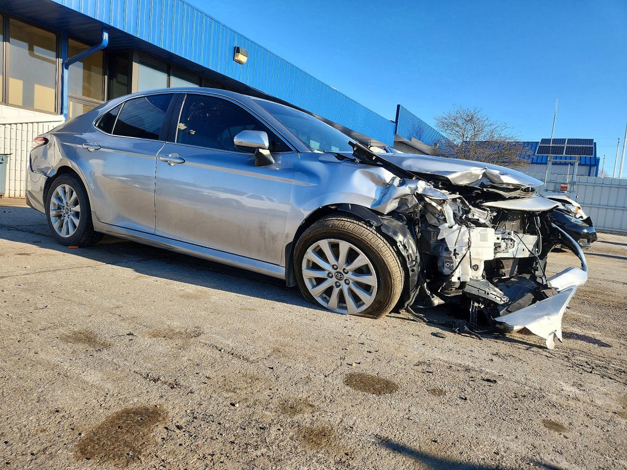 2019 TOYOTA CAMRY LE photo 10