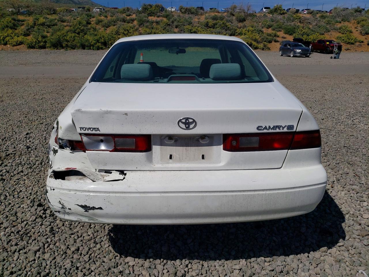 1997 TOYOTA CAMRY LE photo 16