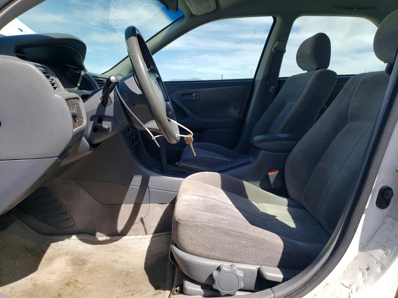 1997 TOYOTA CAMRY LE photo 19