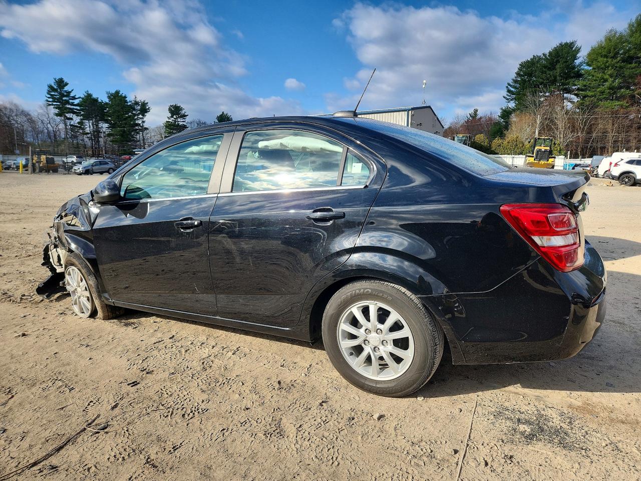 2017 CHEVROLET SONIC photo 4