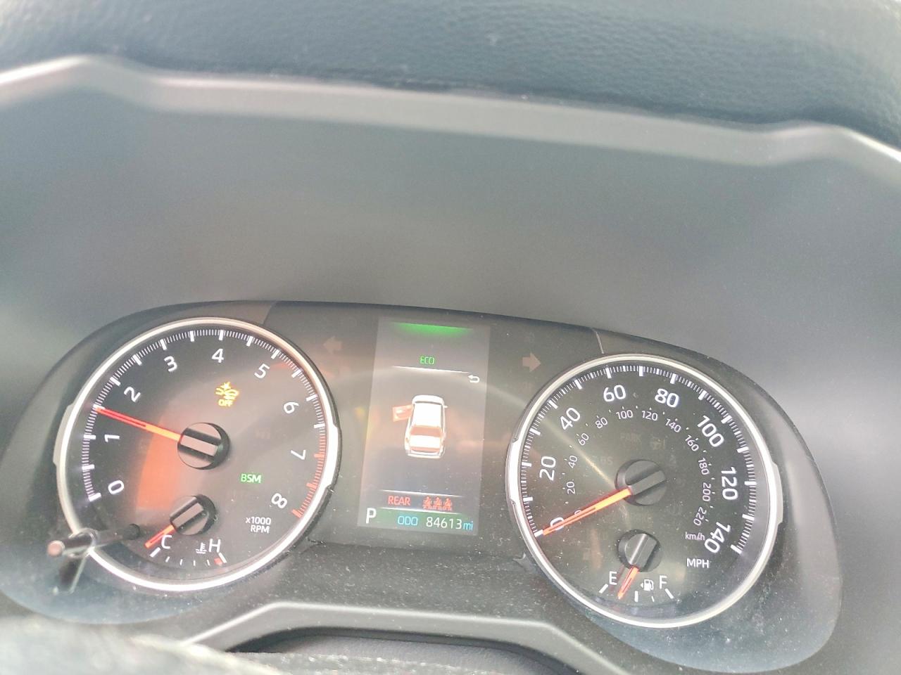2019 TOYOTA RAV4 XLE photo 17