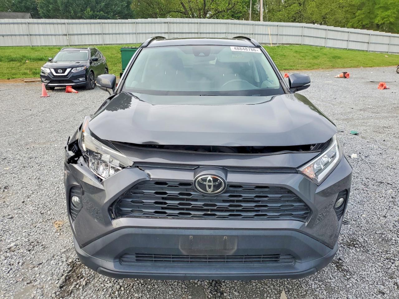 2019 TOYOTA RAV4 XLE photo 9