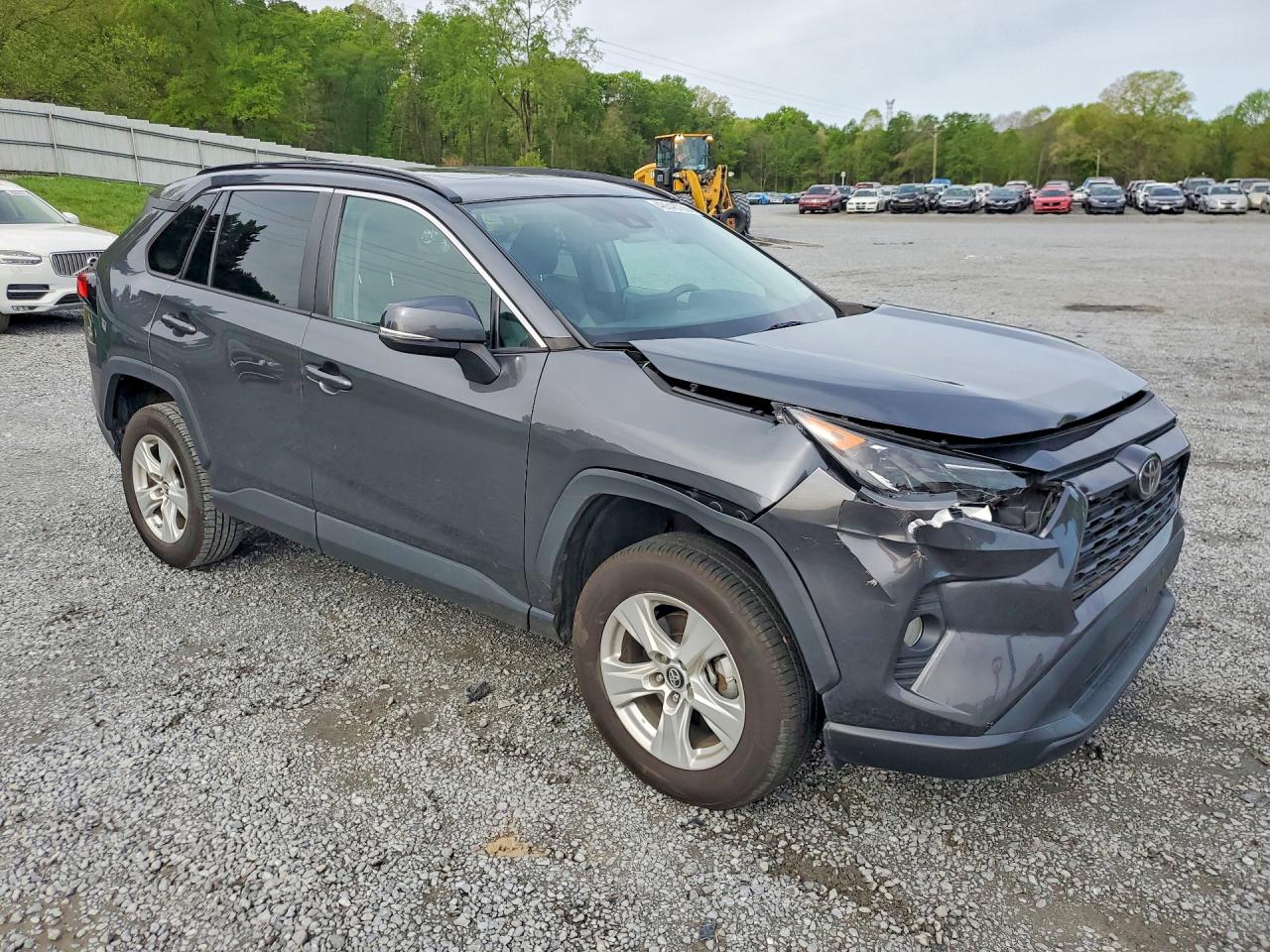 2019 TOYOTA RAV4 XLE photo 7