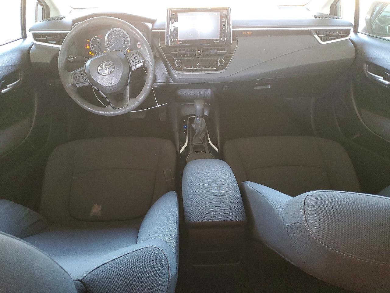 2021 TOYOTA COROLLA LE photo 22