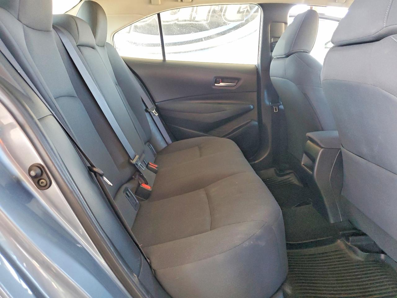 2021 TOYOTA COROLLA LE photo 28
