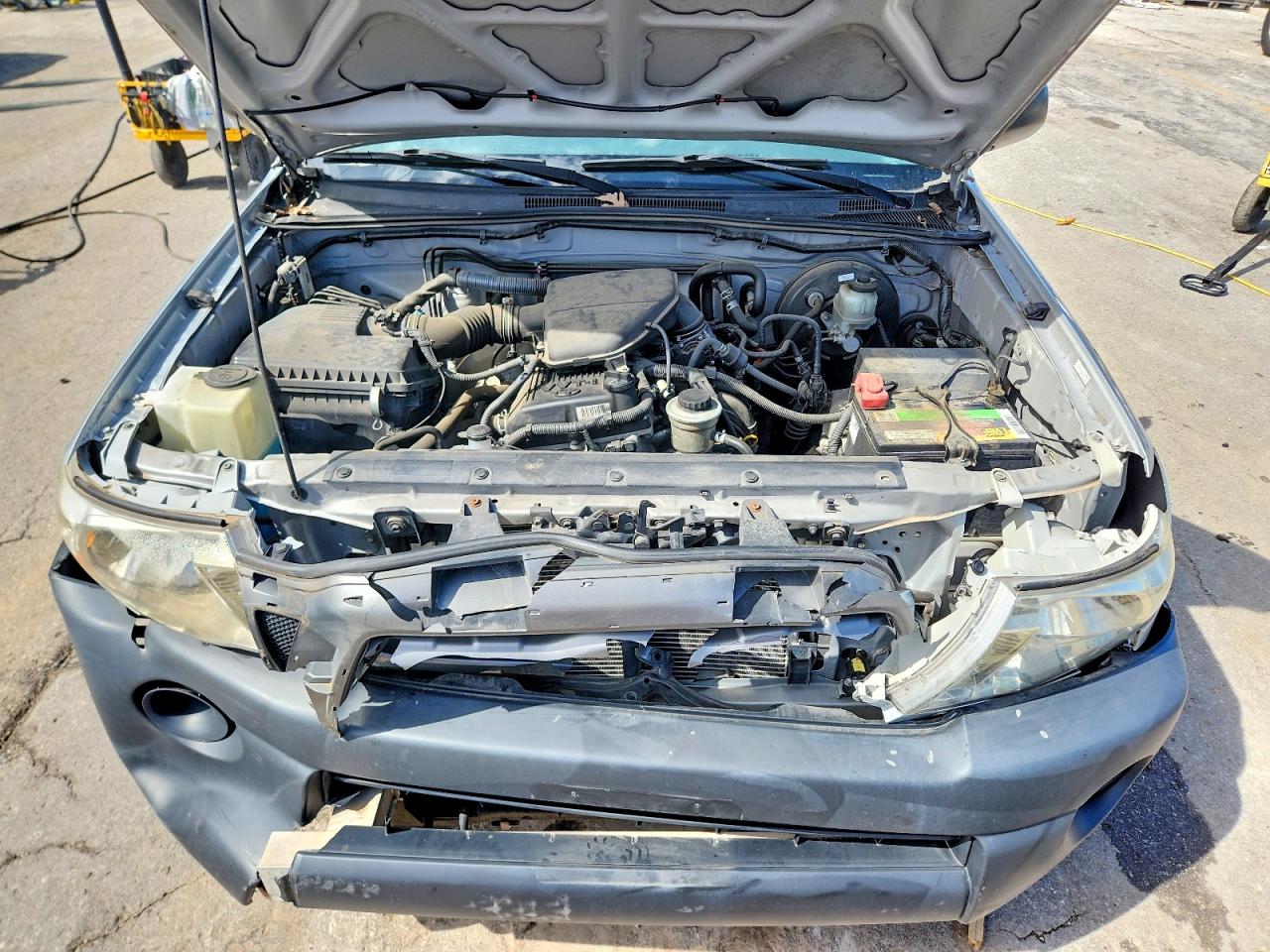 2009 TOYOTA TACOMA BASE photo 11