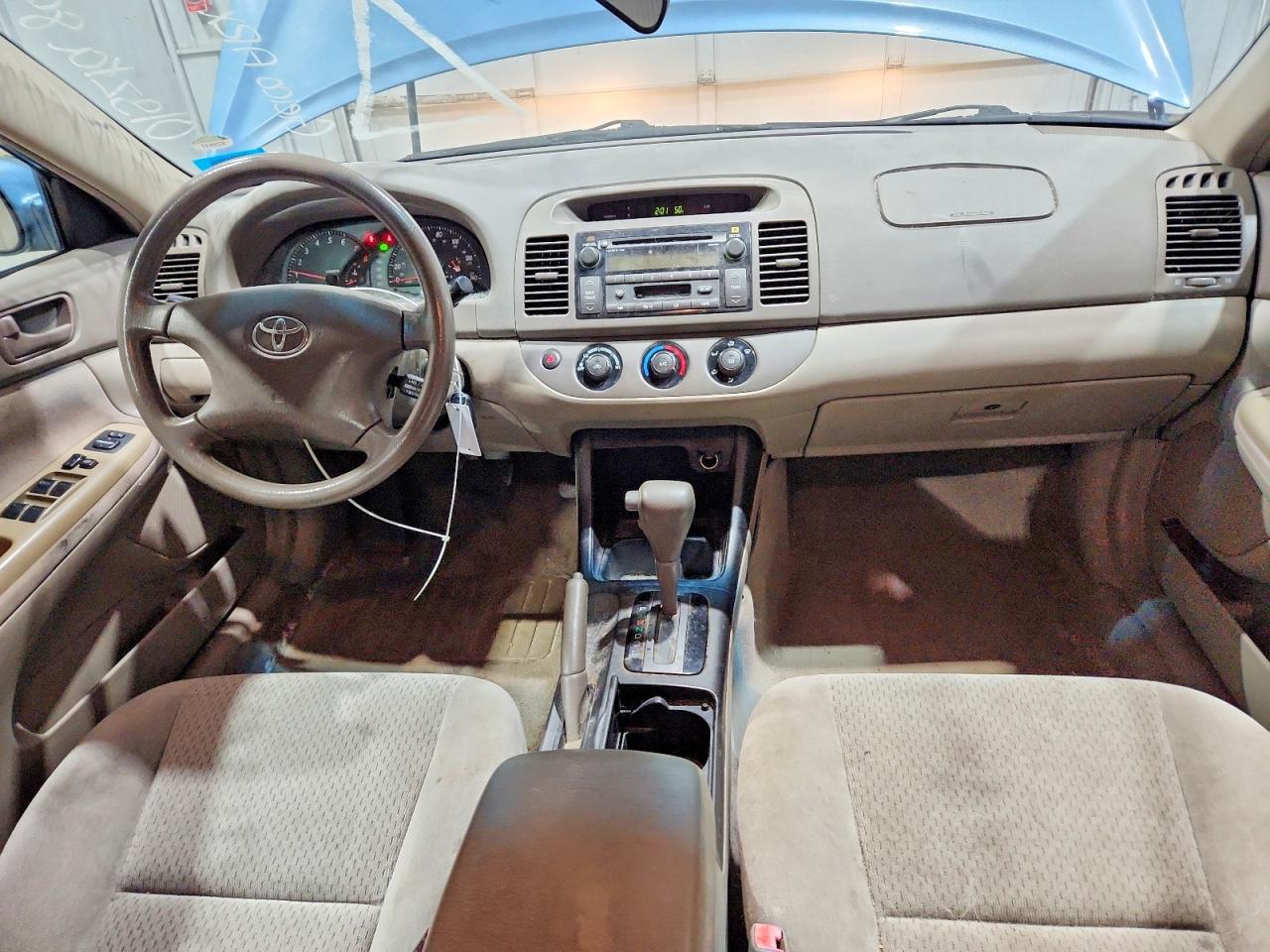 2002 TOYOTA CAMRY LE photo 15