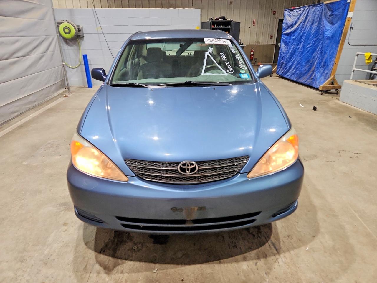 2002 TOYOTA CAMRY LE photo 9