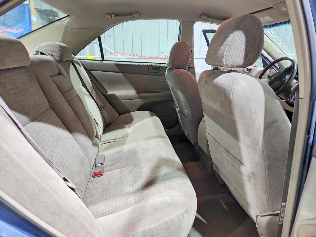2002 TOYOTA CAMRY LE photo 19