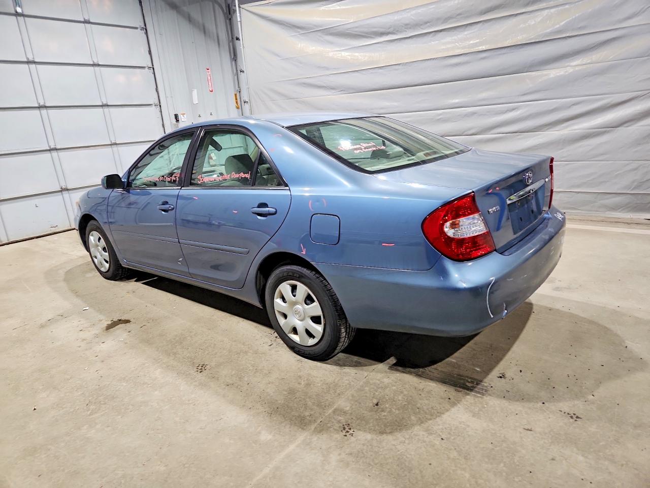 2002 TOYOTA CAMRY LE photo 3