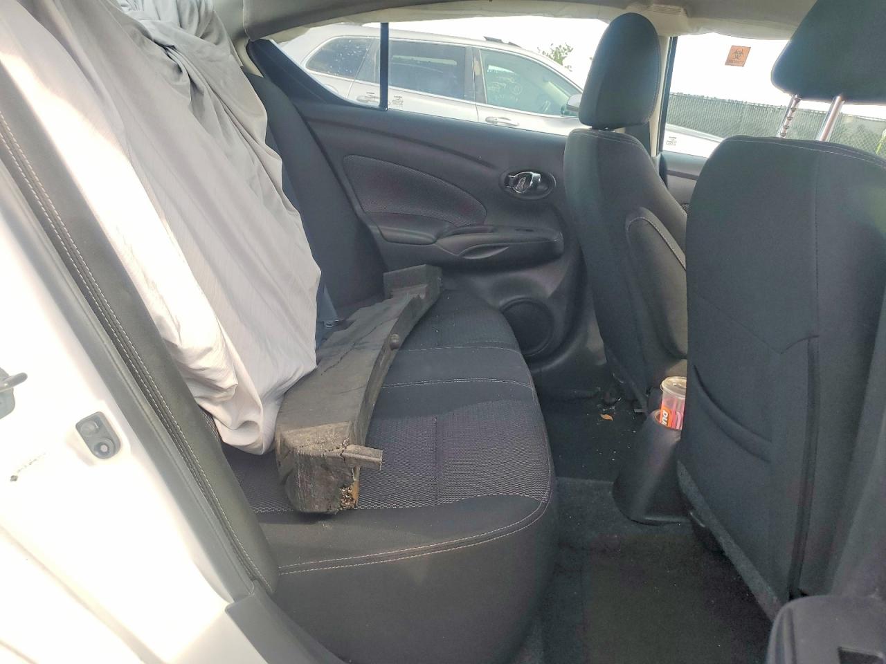 2019 NISSAN VERSA SV photo 10