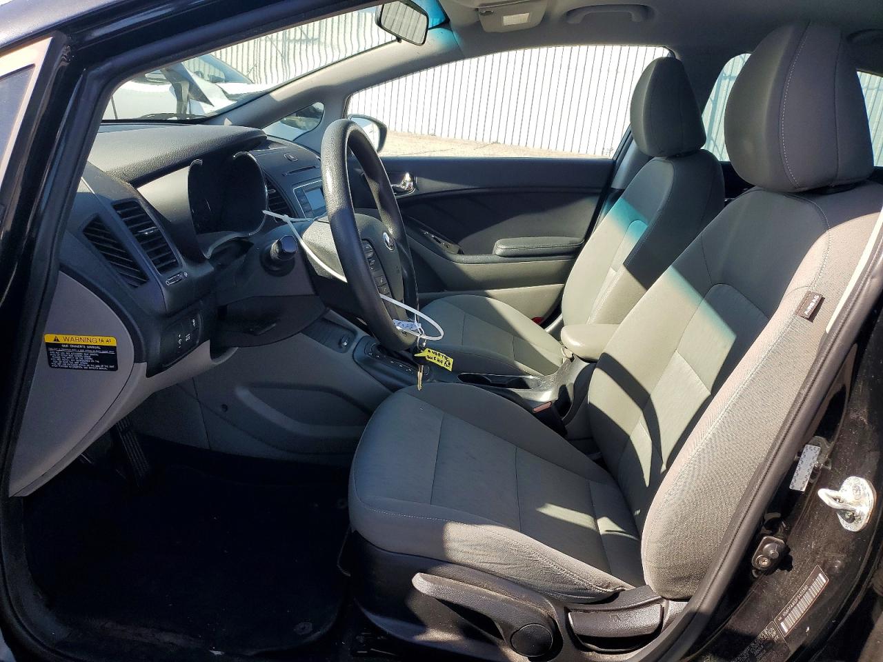 2015 KIA FORTE LX photo 19