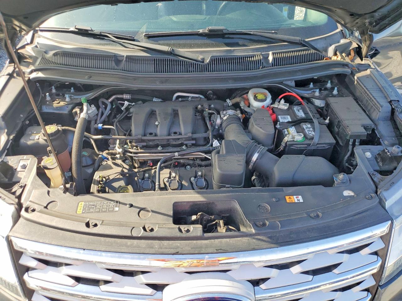 2018 FORD EXPLORER XLT photo 12