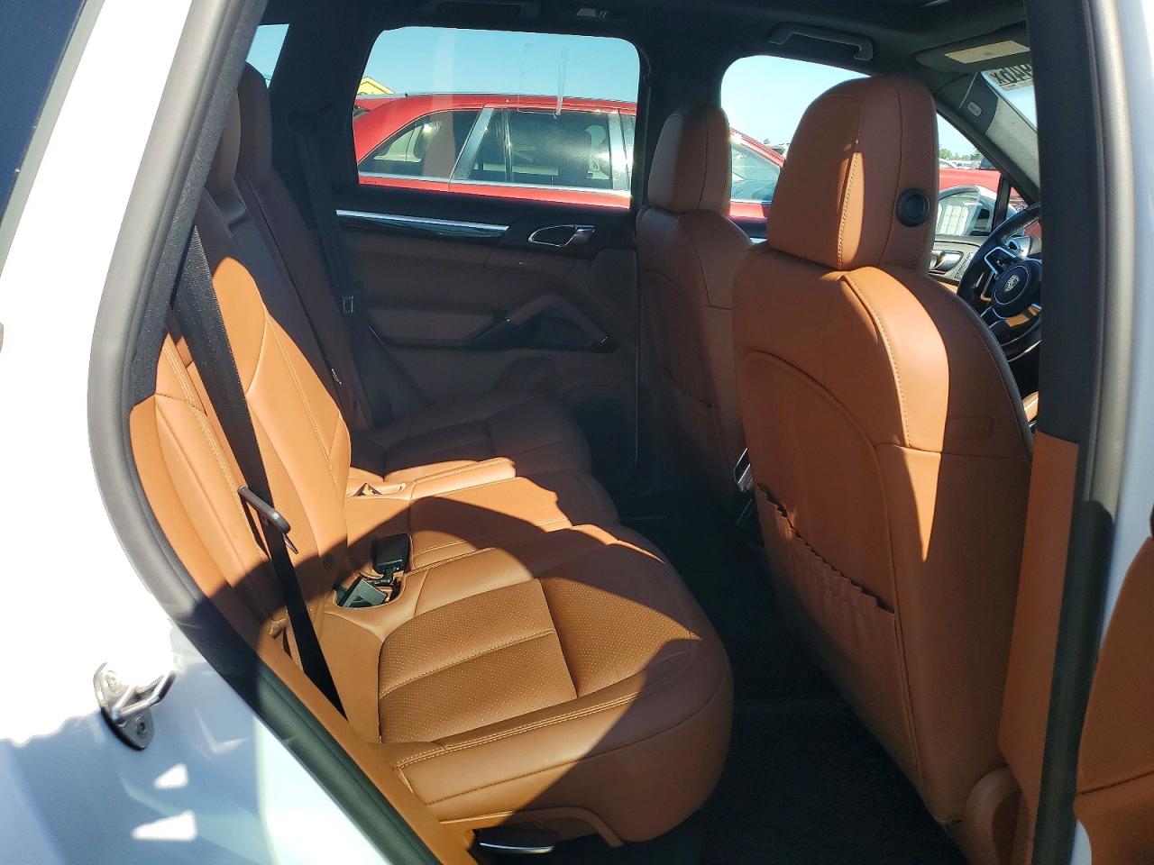 2017 PORSCHE CAYENNE S photo 19