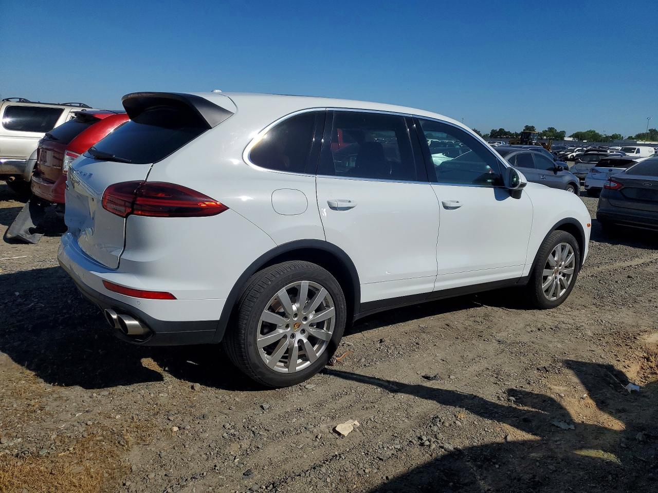 2017 PORSCHE CAYENNE S photo 5