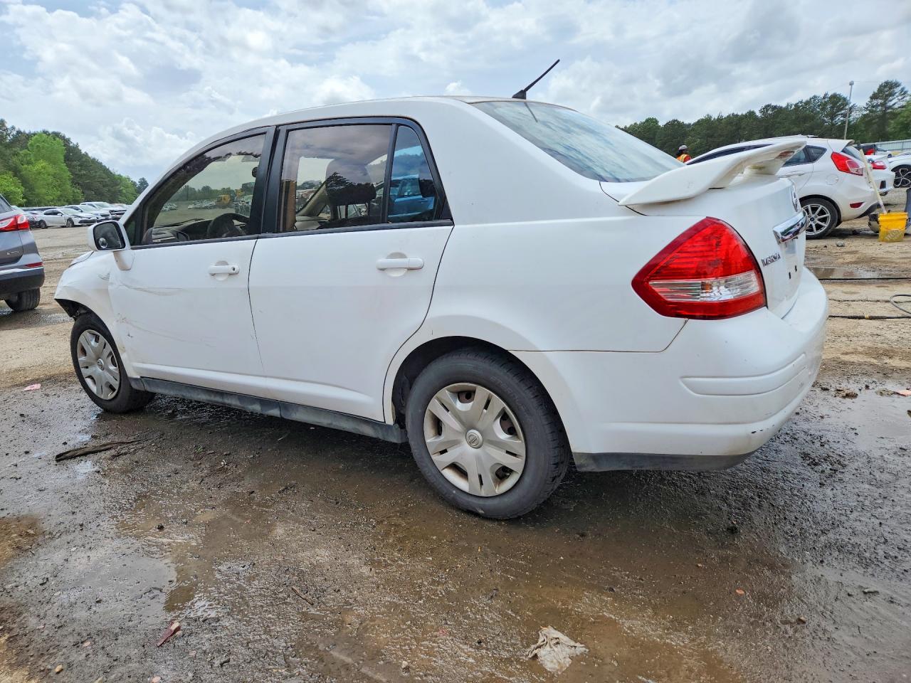 2011 NISSAN VERSA 1.8 S photo 3