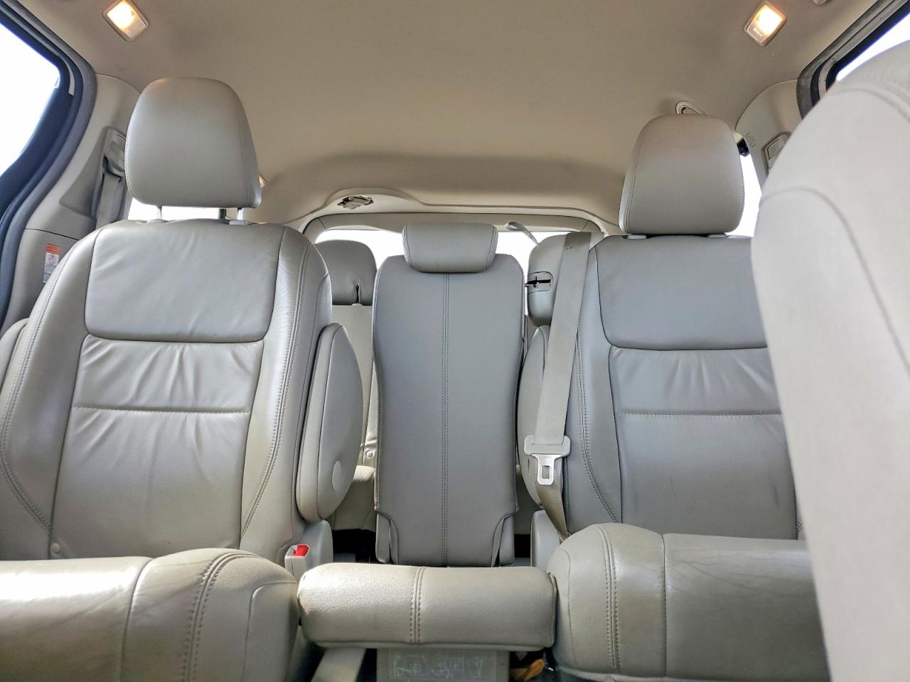 2016 TOYOTA SIENNA XLE 8-PASSENGER photo 19