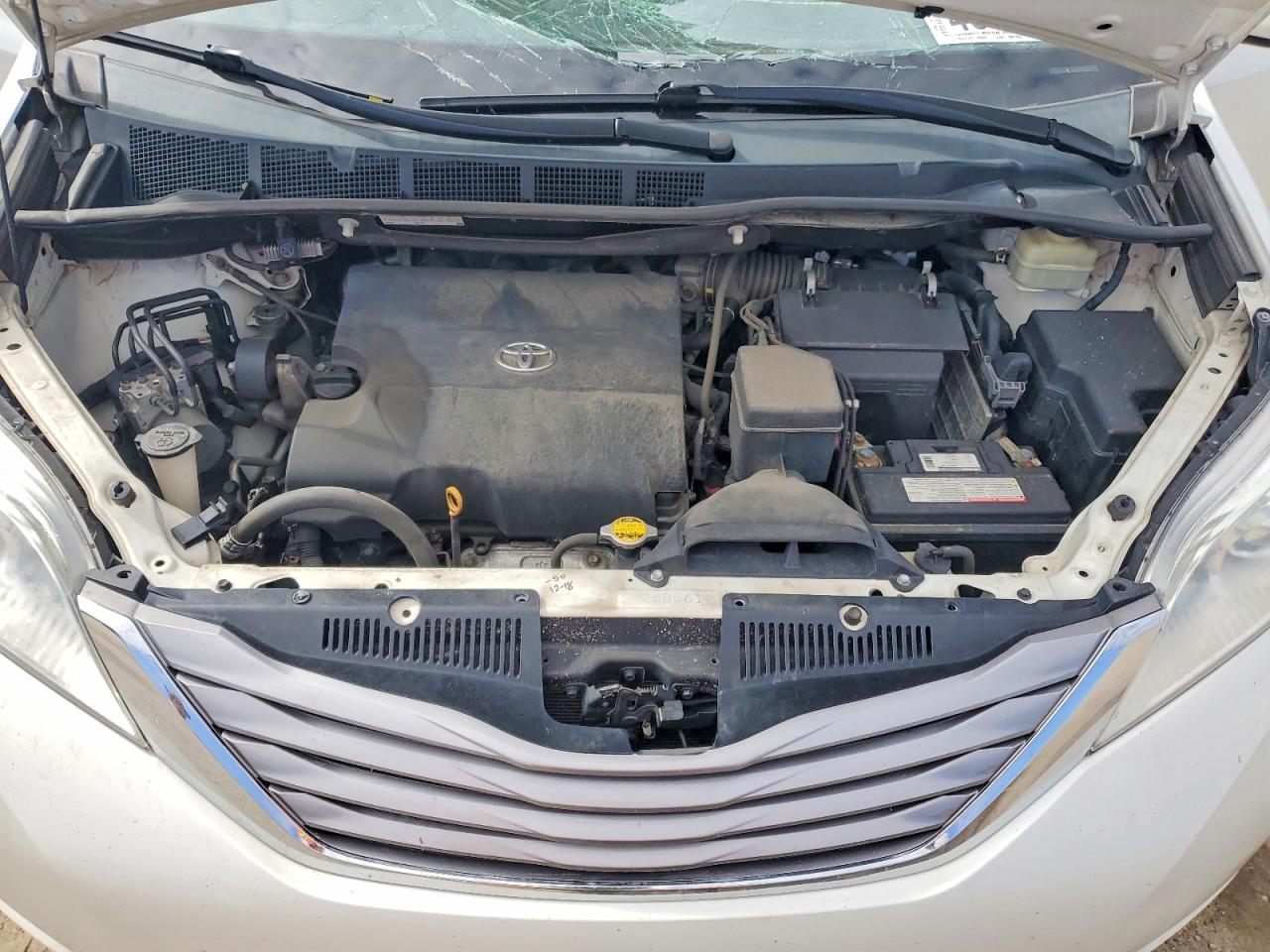 2016 TOYOTA SIENNA XLE 8-PASSENGER photo 23
