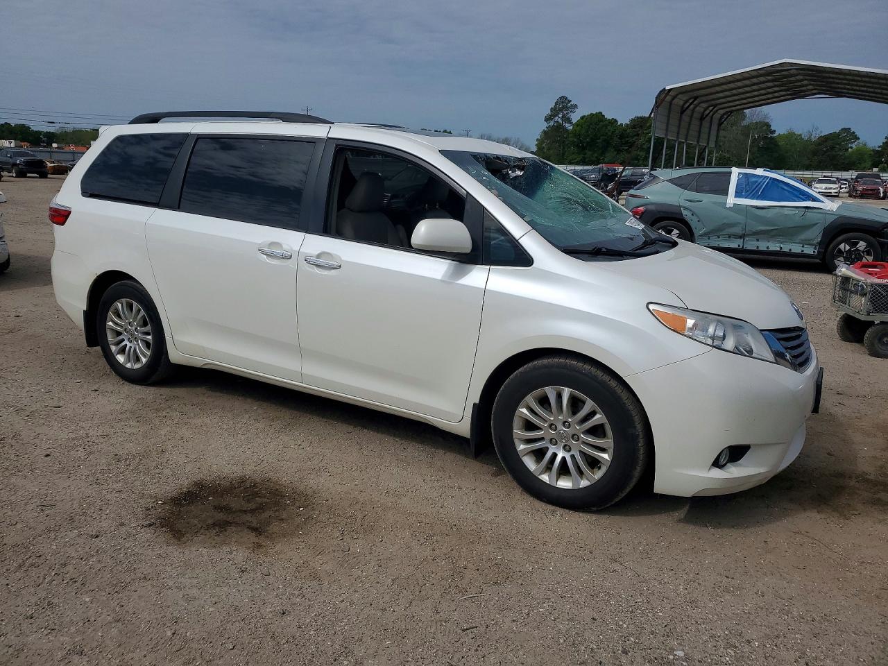2016 TOYOTA SIENNA XLE 8-PASSENGER photo 7